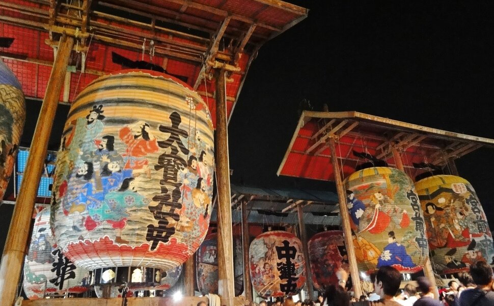 愛知県西尾市で開催される三河一色大提灯まつり