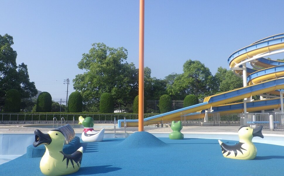 木曽川祖父江緑地サリオパーク内の夏限定プール