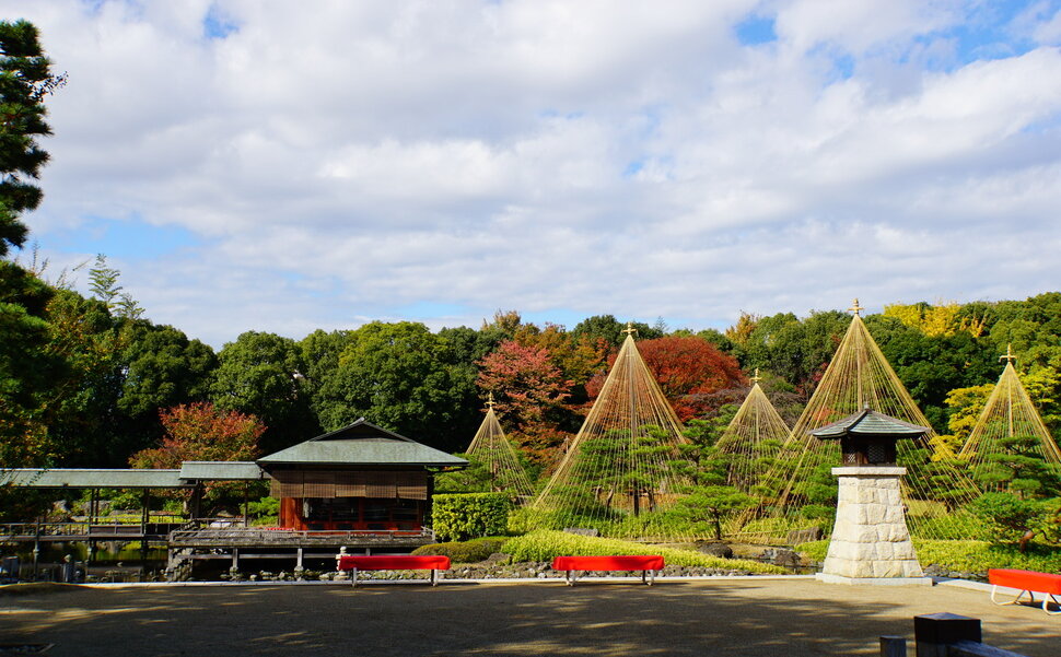 名古屋市屈指の紅葉スポット白鳥庭園